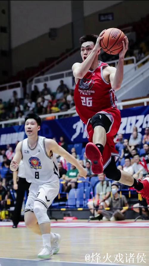 CBA首秀:广西路人王庞峥麟迎战陈盈骏与赵睿,豪取16分 CBA首秀:广西路人王庞峥麟迎战陈盈骏与赵睿,豪取16分