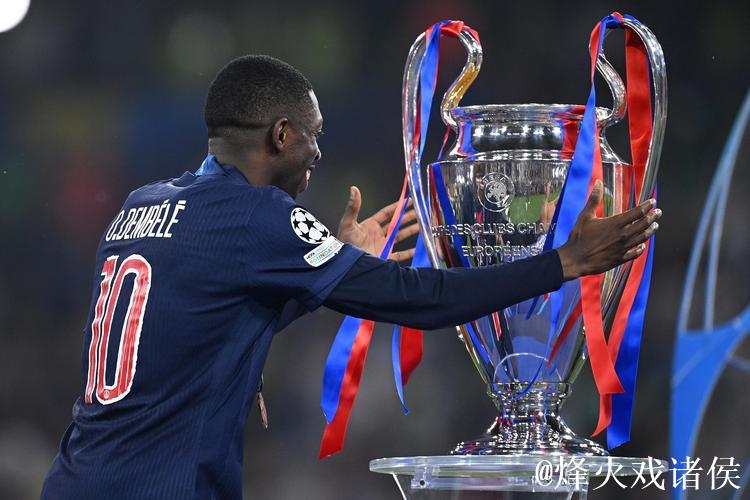 巴黎圣日耳曼闪耀卡塔尔!2025年FIFA年度奖项提名公布,登贝莱领跑热门名单 巴黎圣日耳曼闪耀卡塔尔!2025年FIFA年度奖项提名公布,登贝莱领跑热门名单